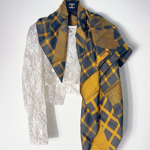 Christian Dior Vintage Silk Scarf in retro print - Picture 11 of 16